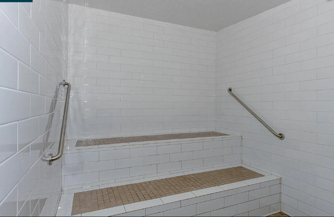 Building Photo - 410 N Civic Dr
