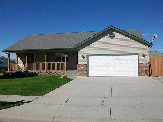 Primary Photo - SINGLE FAMILY HOME IN PRAIRIE FALLS (P#94)