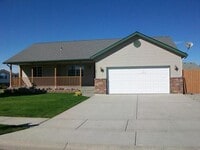 Building Photo - SINGLE FAMILY HOME IN PRAIRIE FALLS (P#94)