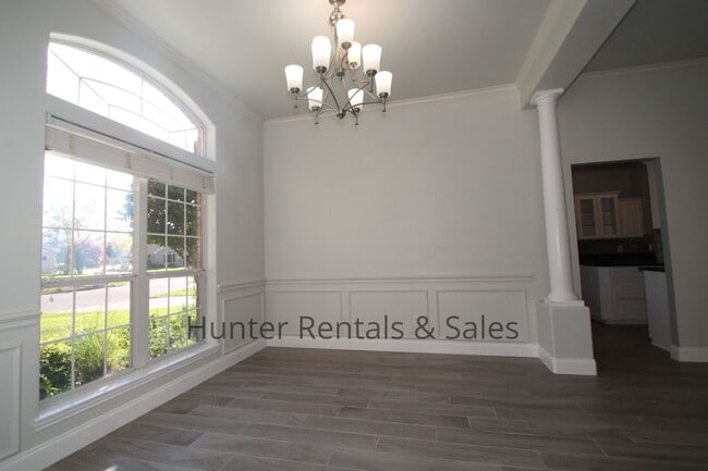 Building Photo - Country Trails Gem with a Pool Made for Te...