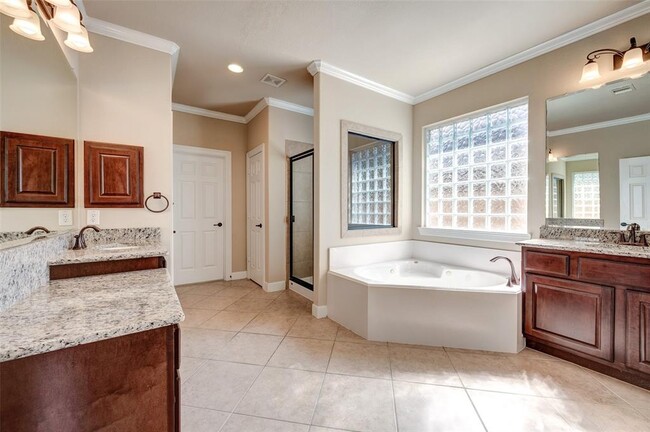 Building Photo - 10411 Winding Green Dr