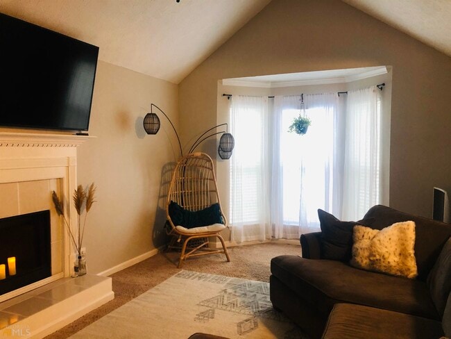 Building Photo - 85 Emerald Dr