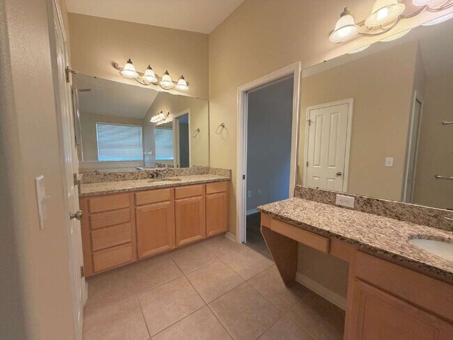 Building Photo - 24317 Summer Wind Ct