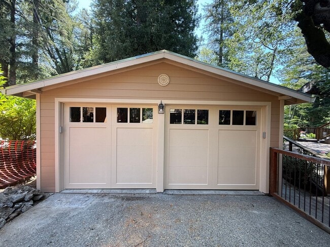 Building Photo - TIMELESS 1920s SPANISH COLONIAL FOUR BEDRO...
