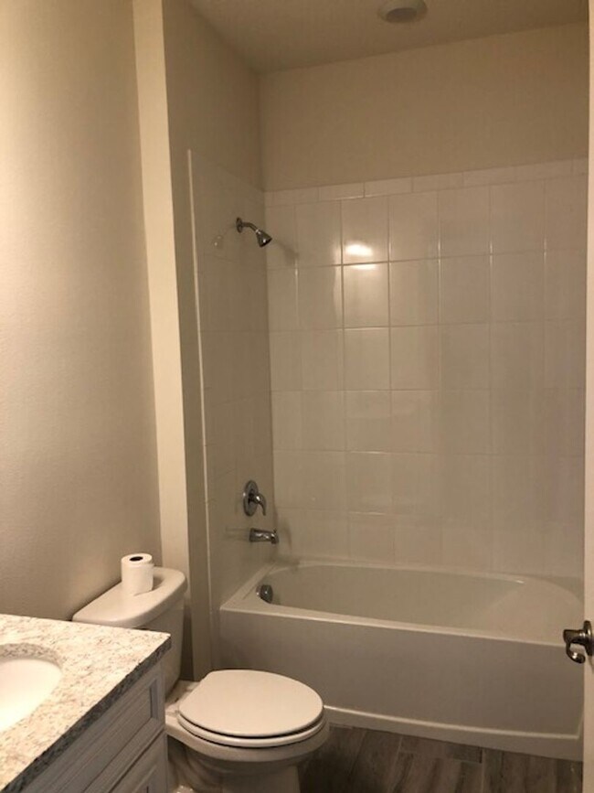 Building Photo - ALMOST NEW 4 BDRM home in GATED ROSECREST!