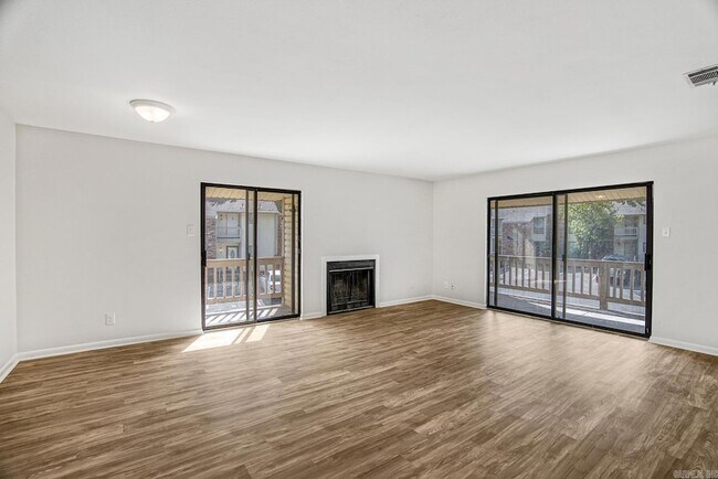 Building Photo - 101 Pine Forest Dr