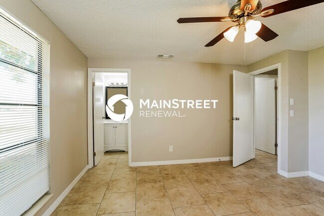 Building Photo - 3 Bedroom Pet-Friendly Home in Cape Coral, FL with Main Street Renewal