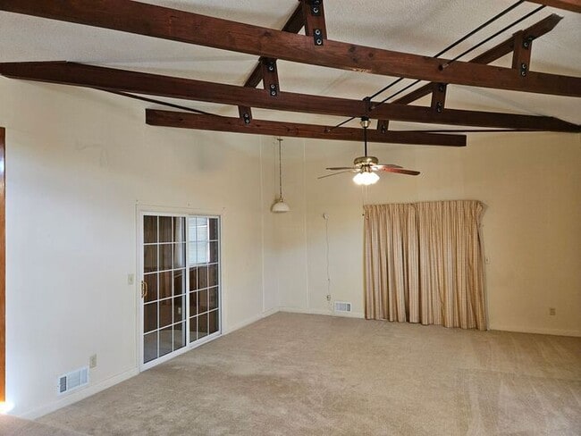 Building Photo - 117 Autumn Ln