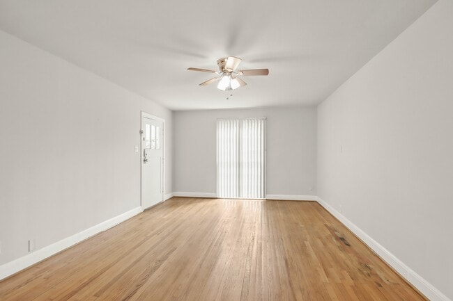 Building Photo - 927 Walling St