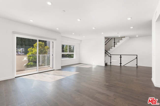 Building Photo - 849 N Alta Vista Blvd