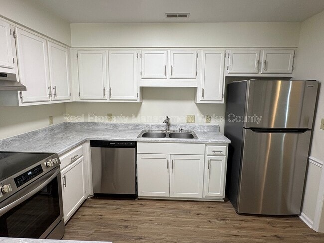 Building Photo - 306 Applecross Dr