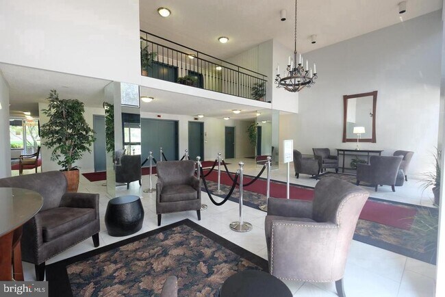 Building Photo - 2059 Huntington Ave