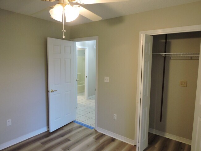 Building Photo - 2800 Wilson Ln