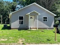 Building Photo - 1831 Schaffer St