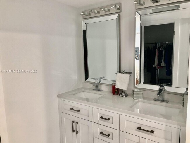 Building Photo - 3900 Galt Ocean Dr