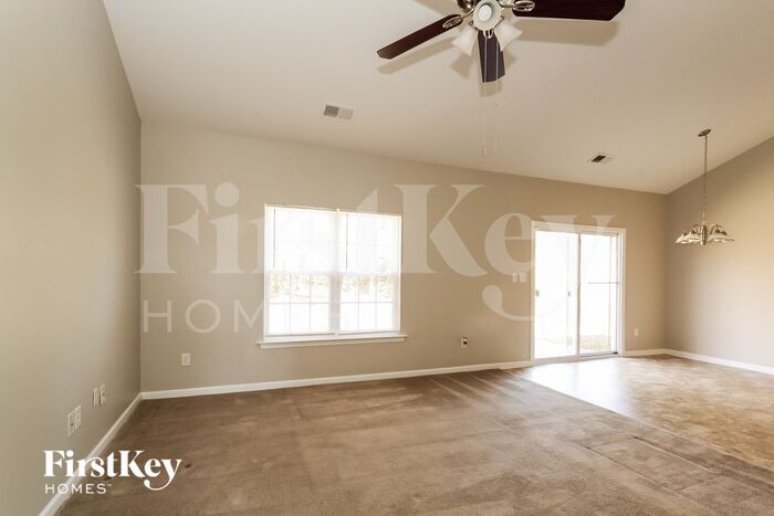 Building Photo - 202 Wolf Creek Ln