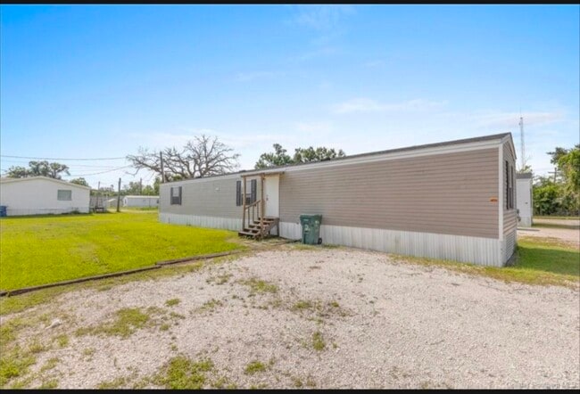 Building Photo - 203 E Lincoln St