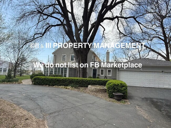 Building Photo - 1314 W Red Bridge Rd