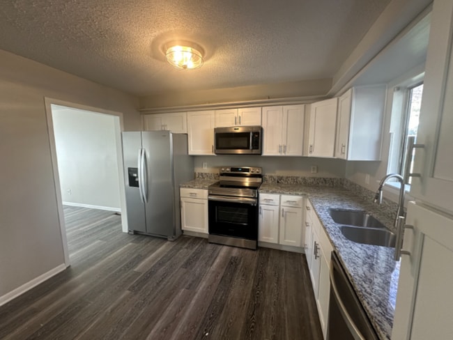 Building Photo - Spacious Condo/Townhome over 1900 sqft.