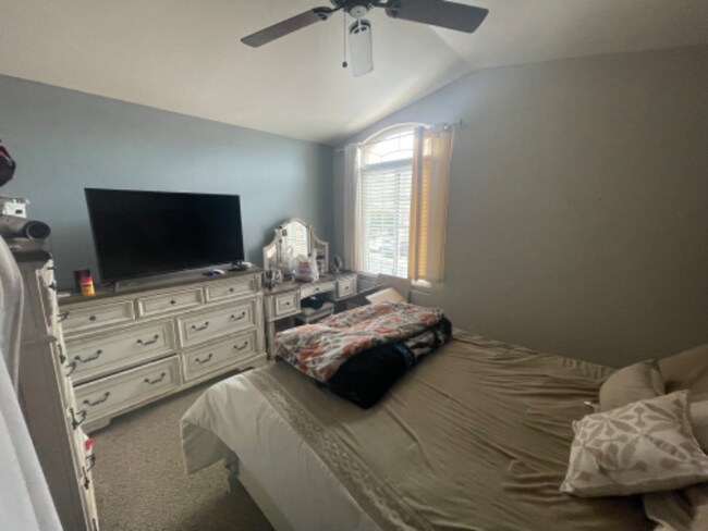 Building Photo - 402 Ferrara Way