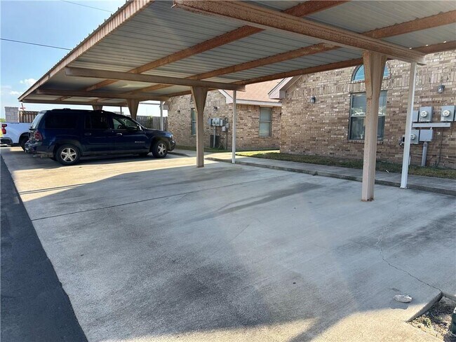 Building Photo - 14 Doctor's Dr