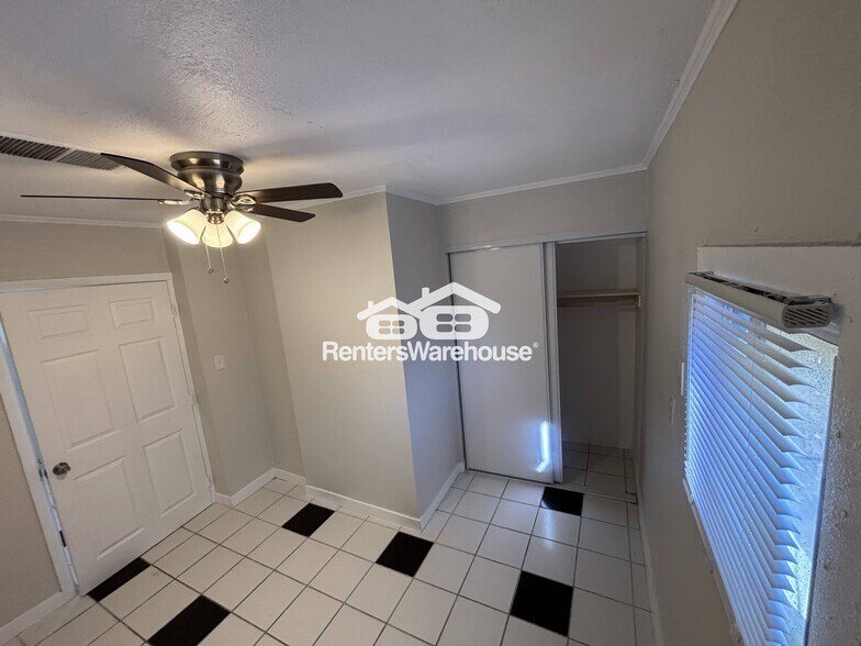 Building Photo - 2818 W Heatherbrae Dr