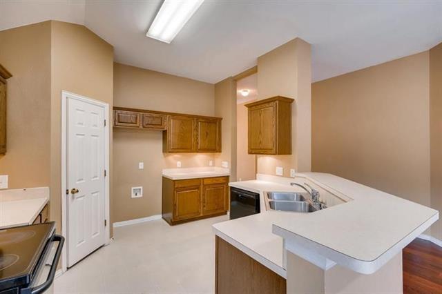 Building Photo - 3211 Bloomfield Trail