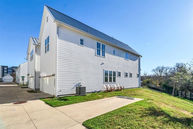 Building Photo - 4806 Olive Sparrow Dr