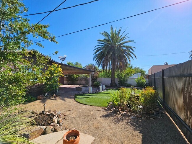 Building Photo - A charming 3-bedroom, 2-bathroom house in ...