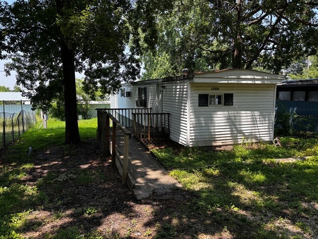Primary Photo - 22056 Hwy Mm
