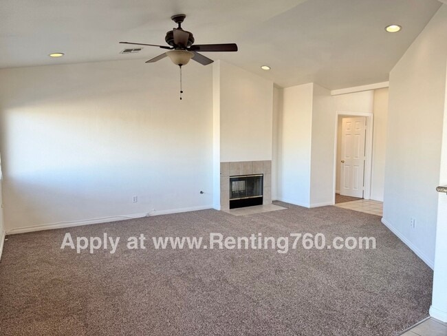 Building Photo - Spacious 4 Bed Home in Copper Hills Neighb...