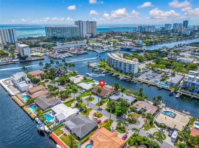 Building Photo - 2752 NE 3rd St