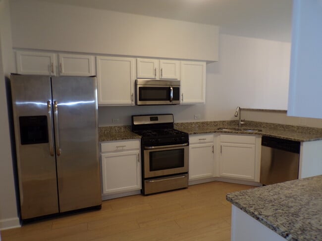 Building Photo - 3364 Blue Ridge Dr