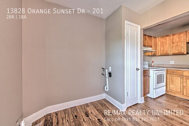 Building Photo - 13828 Orange Sunset Dr