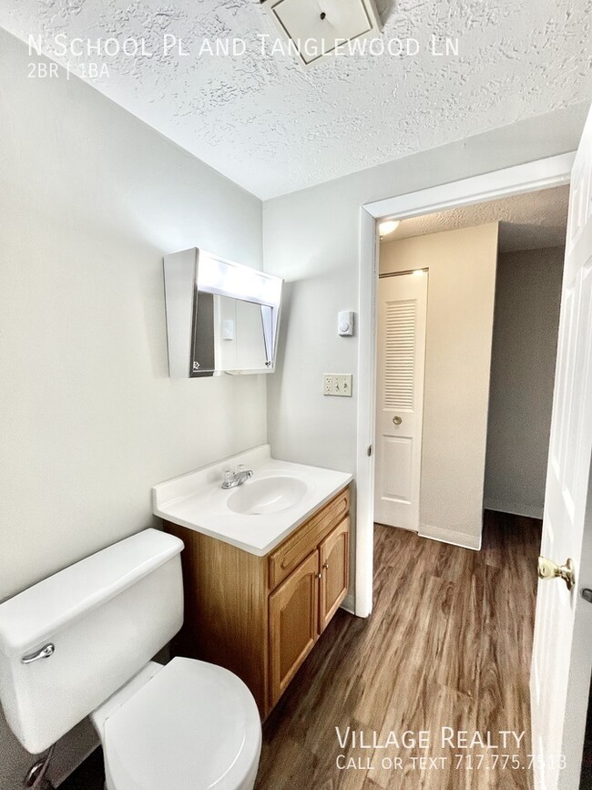 Building Photo - Newly-remodeled 2-bed! Ground Floor - No S...