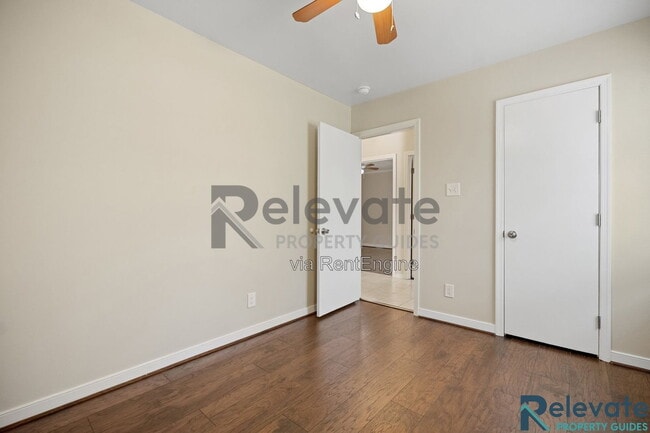 Building Photo - 2630 Beaver Falls Rd