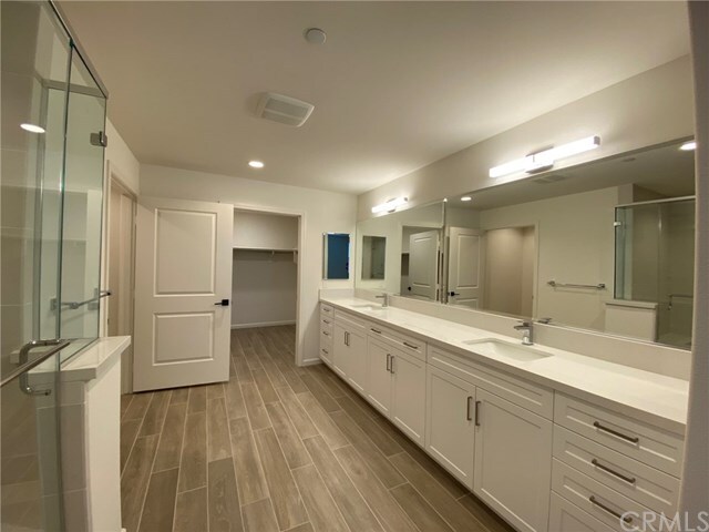 Building Photo - 220 Buena Vida Dr