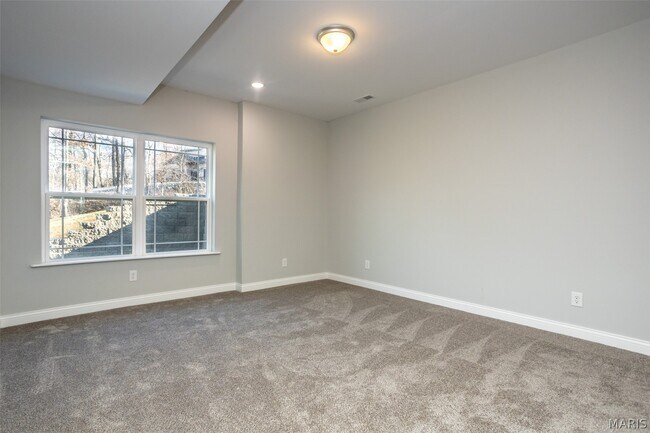 Building Photo - 652 N Kansas St