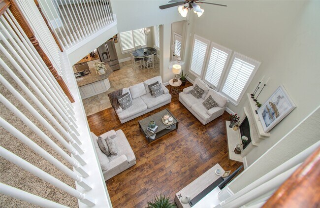 Building Photo - 28627 Rolling Ridge Dr