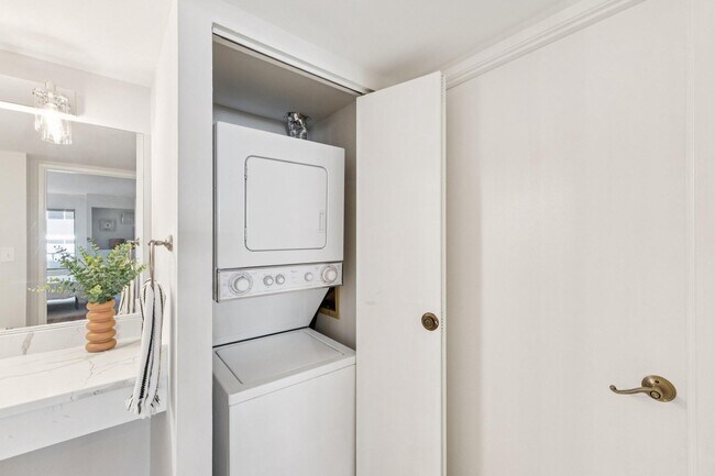 Building Photo - 2320 Wisconsin Ave NW