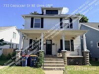 Building Photo - 733 Crescent St NE