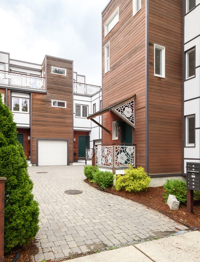 Building Photo - 11 Clary St