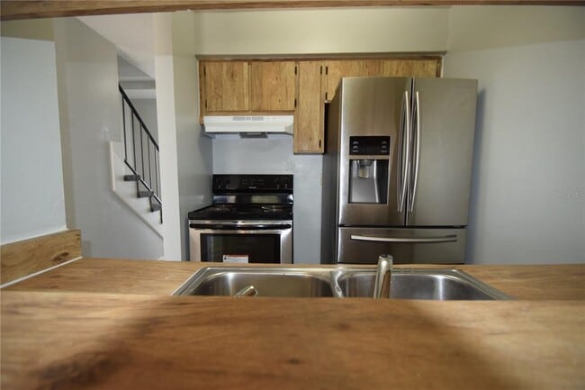 Building Photo - 1821 Crystal Grove Dr