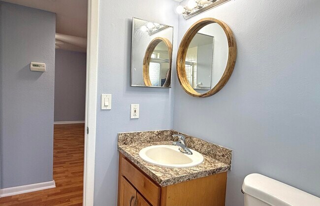 Building Photo - 1532 SE Royal Green Cir