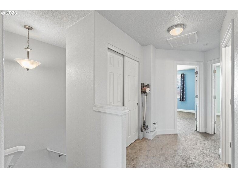 Building Photo - 3509 NE 80th St