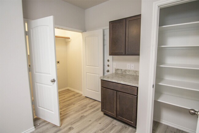 Building Photo - 5618 Adelaide River Dr
