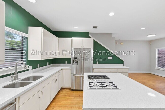 Building Photo - 1604 Reinerman St