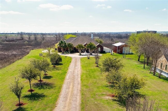 Building Photo - 1870 Co Rd 109