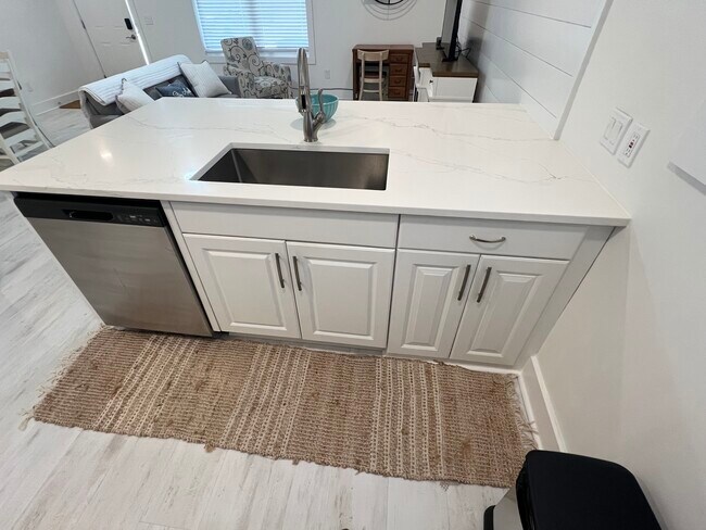 Building Photo - 7813 N Lagoon Dr