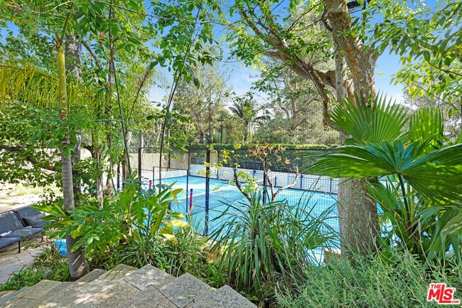 Building Photo - 9451 Sunset Blvd